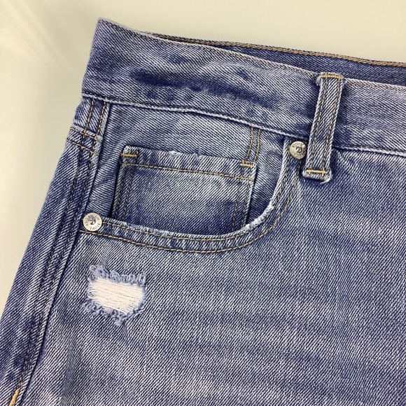 AE Mom Jean Ripped & Destroyed hi waisted jeans size 8 Regular EUC - Picture 10 of 10